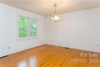 85 Charlyn Dr, Asheville, NC 28803 - photo 5