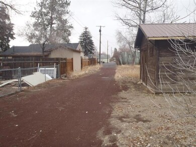 245 SW 3rd St, Redmond, OR 97756 - photo 3