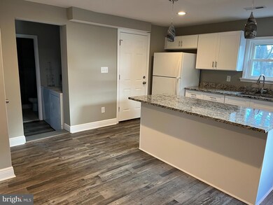 912 North Ave unit B, Sykesville, MD 21784 - photo 5