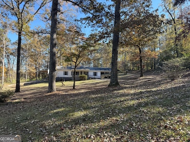 275 Hanson Dr, Lagrange, GA 30240 - photo 2