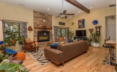 003_Living Room