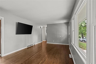 9001 Jarboe St, Kansas City, MO 64114 - photo 7