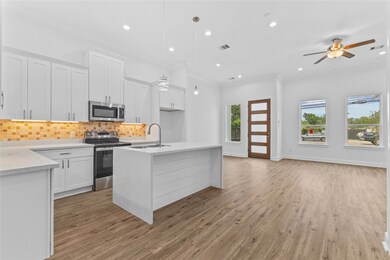 7805 Farnsworth St unit A, Houston, TX 77022 - photo 3