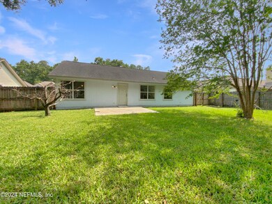 8217 Lakemont Dr, Jacksonville, FL 32216 - photo 6