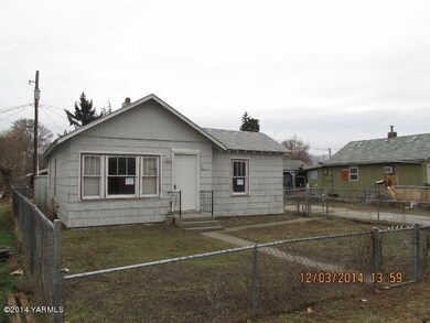 fenced yard 2