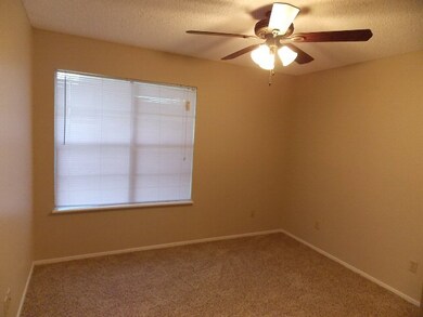 417 Buttercup unit A, New Braunfels, TX 78130 - photo 4