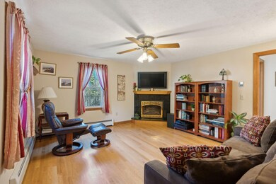 Living room with gas FP