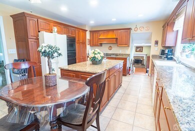 4 Rolling Ct, South Brunswick, NJ 08224 - photo 2