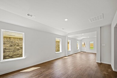 1702 Luke St, Ennis, TX 75119 - photo 4