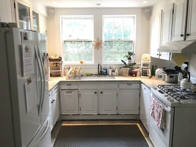 29 Hammond St unit 1, Mattapoisett, MA 02739 - photo 3