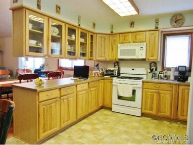 UPDATED KITCHEN W/LOTS OF CAB.