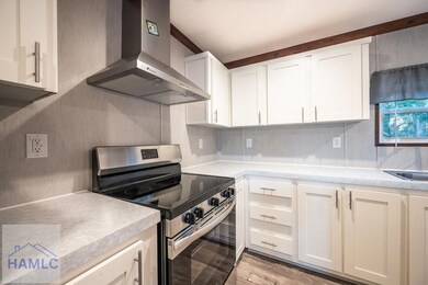 260 W 1st St, Midway, GA 31320 - photo 5