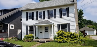 489 Columbia St, Leetonia, OH 44431 - photo 4