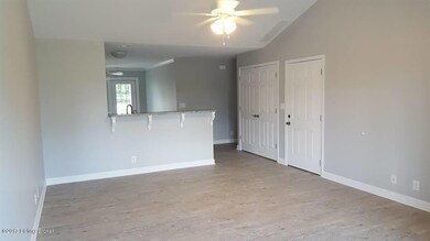433 Woodlake Dr, Mount Washington, KY 40047 - photo 5