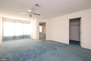 9825 Bayline Cir, Owings Mills, MD 21117 - photo 5