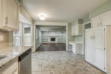 10441 Oakmont St, Lenexa, KS 66215 - photo 6