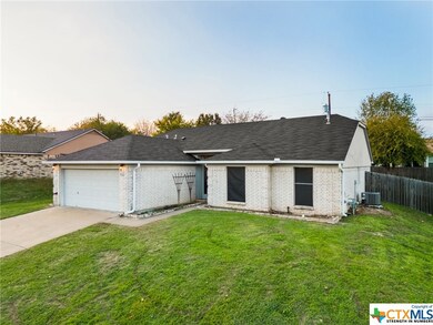 411 E Hogan Dr, Copperas Cove, TX 76522 - photo 2