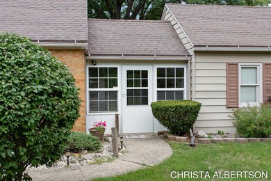 2-web-or-mls-1051 Short St NE Grand Rapi
