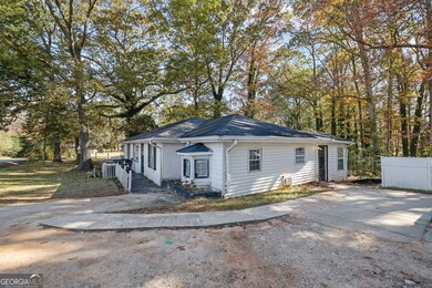 804 Rowland Rd, Stone Mountain, GA 30083 - photo 4