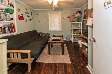 005_DenBedroom