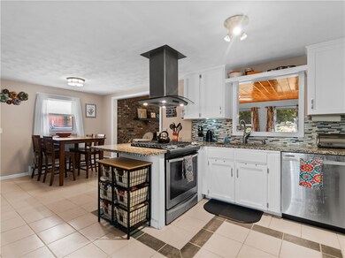 211 Getchell Ave, Woonsocket, RI 02895 - photo 5