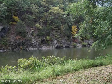 110 Rippling Waters Ln, Great Cacapon, WV 25422 - photo 2