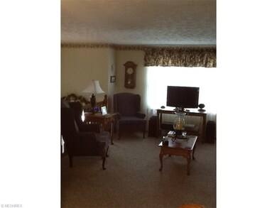 Very nice size living room
