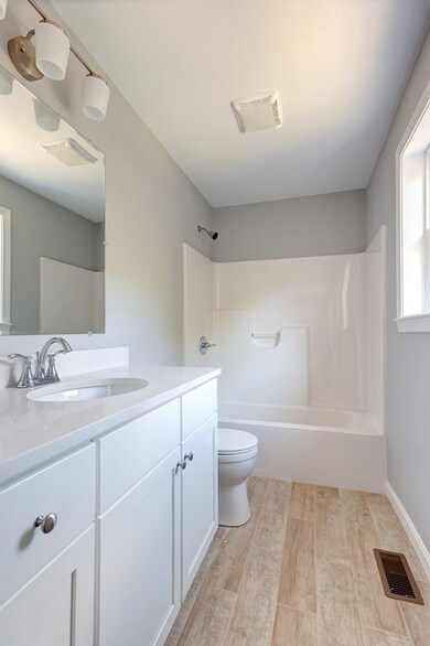 336 Brooks St, Worcester, MA 01606 - photo 7