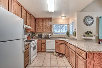 1098CamelotCourt_003