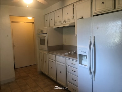 3824 Cherrywood St, Longview, WA 98632 - photo 3