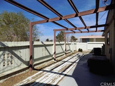 13874 Tam o Shanter Dr, Victorville, CA 92395 - photo 3