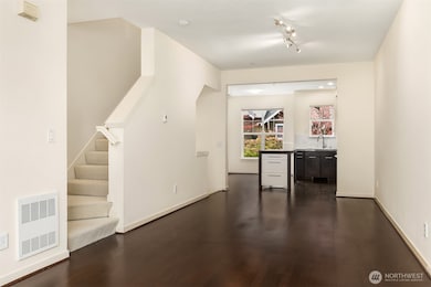 1900 17th Ave NE, Issaquah, WA 98029 - photo 2