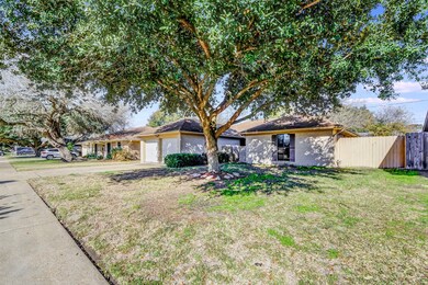 8227 Gulfwood Ln, Houston, TX 77075 - photo 2