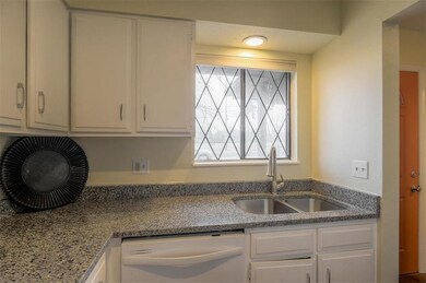 8936 Pflumm Rd, Lenexa, KS 66215 - photo 2