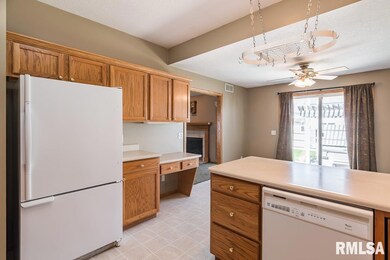 1636 W 65th St, Davenport, IA 52806 - photo 3