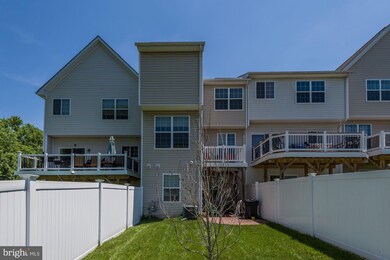 118 Gray St, Capitol Heights, MD 20743 - photo 2