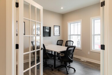 STG105-Office (2)