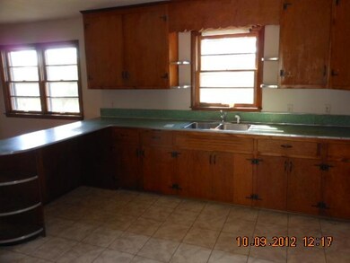 116 Victor Reiter Pkwy, Portland, TN 37148 - photo 3