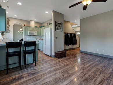 120 W 13th St, Lafayette, OR 97127 - photo 6