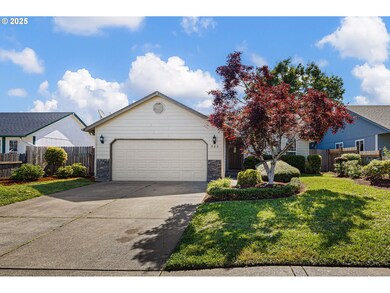 586 Creswood Loop, Creswell, OR 97426 - photo 3