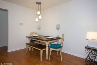 469 Valley Dr unit 3, Naperville, IL 60563 - photo 4