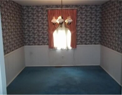 Dining Room. Spacious formal dining room