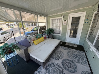 1919 Buccaneer Dr unit 17, Sarasota, FL 34231 - photo 4