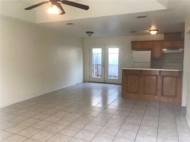 901 English Ave unit 3, Edinburg, TX 78541 - photo 2