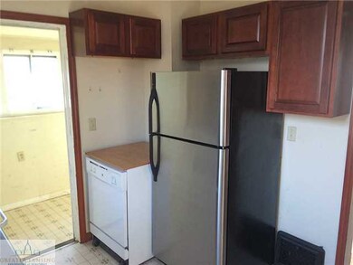 324 Huron St, Lansing, MI 48915 - photo 7
