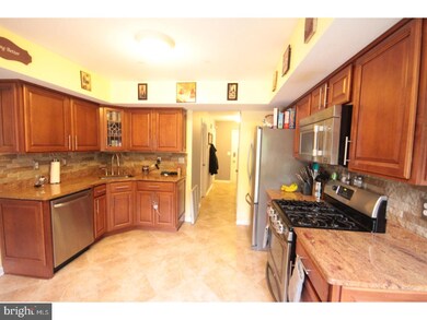 82 Amherst Dr, Burlington, NJ 08016 - photo 3