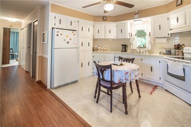 Spacious well planned kitchen!!
