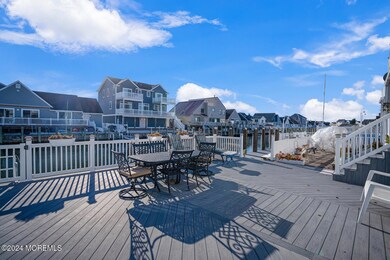 47 Henry Dr Manahawkin NJ-large-007-058-