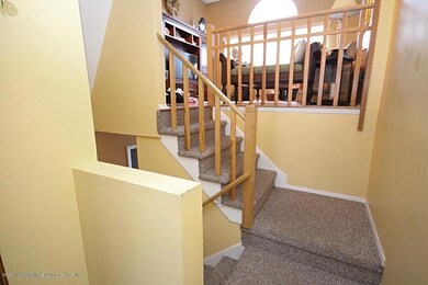 81 Sandywood Ln, Staten Island, NY 10309 - photo 4