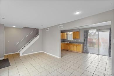 19682 Jeanette St, Southfield, MI 48075 - photo 2